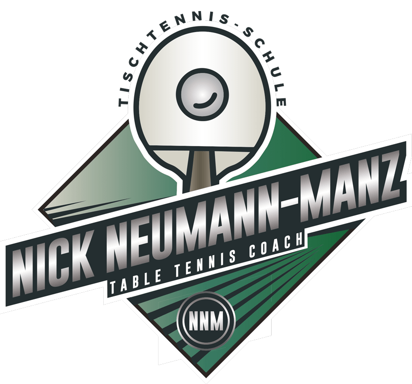 Logo mit einem Tischtennisschläger als Symbol. Darüber steht leicht schräg „Nick Neumann-Manz -Table Tennis Coach“